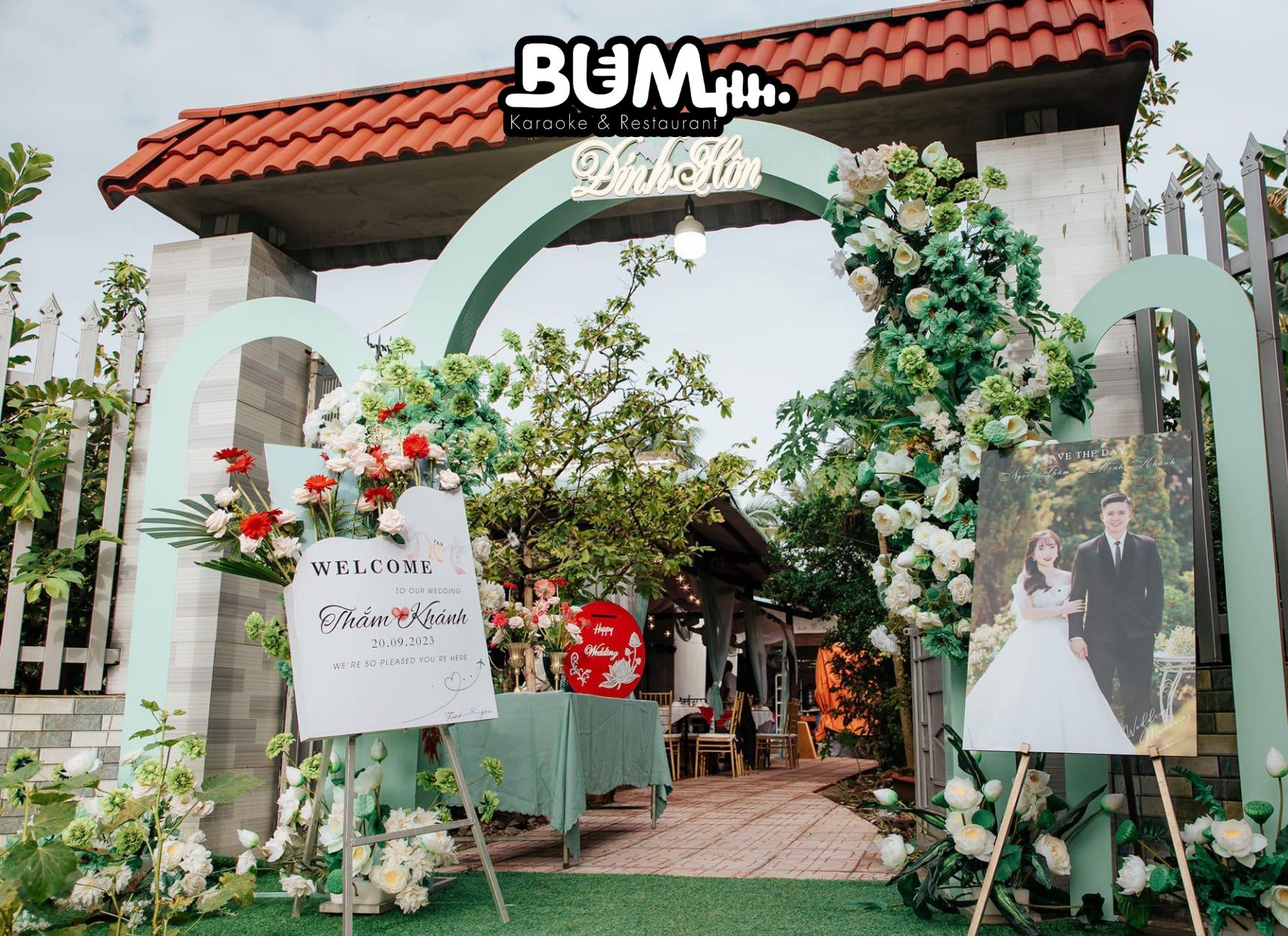 Trang trí cổng cưới đẹp